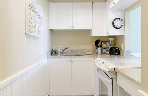Deerfield Beach Condo | Seas the Day! 1 Bedroom/2 Bathroom Beach Condo w/Pool & Tranquil Ocean Views