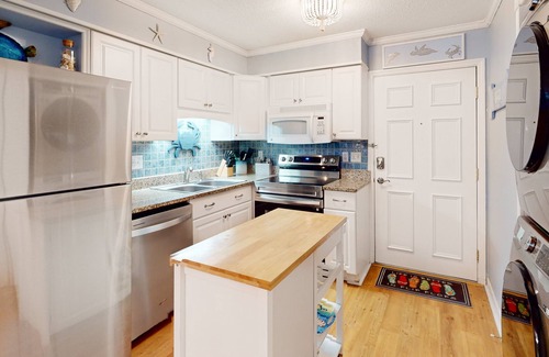 Folly Field Condo | Seas the Day - all-suite getaway with pools, tennis, steps to beach