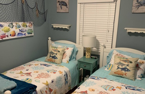 Brigantine Cottage | SEAS THE DAY IN BRIGANTINE-BEACH BLOCK COTTAGE- 5 HOUSES TO BEACH FRI-FRI RENTAL