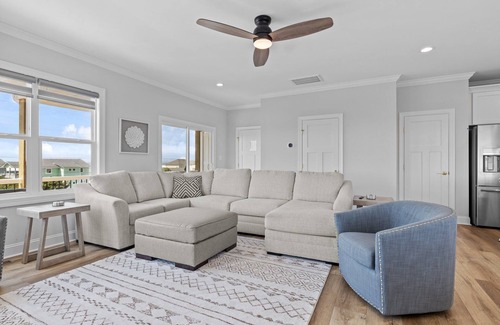 Emerald Isle House | Seas Your Moment - NEW CONSTRUCTION, Pool, Elevator, VERY Short Walk to Beach