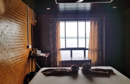 Parcem Hotel | Seascape Floating Paradise