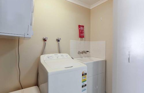 Nelson Bay Apartment | Seashells, 2,21-23 Magnus Street -Unit with Air con, complex lift and pool, close to town