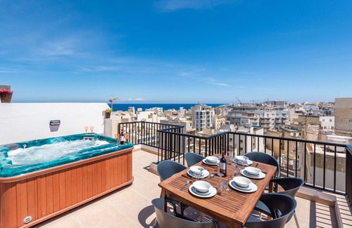 Bugibba Apartment | Seashells Seaview Penthouse With Hottub