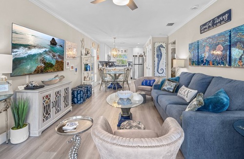 Sanibel Condo | SeaShells Unit 43 – Bright & Cheerful 2BR/2BA with Easy Beach Access