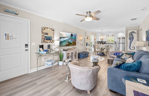 Sanibel Condo | SeaShells Unit 43 – Bright & Cheerful 2BR/2BA with Easy Beach Access