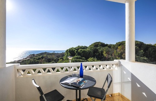 Benagil House | Seaside Apartment in Picturesque Benagil