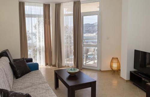 Kavarna Apartment | Seaside Bliss- Elegant 1BD with Stunning View by Flat Mаnager