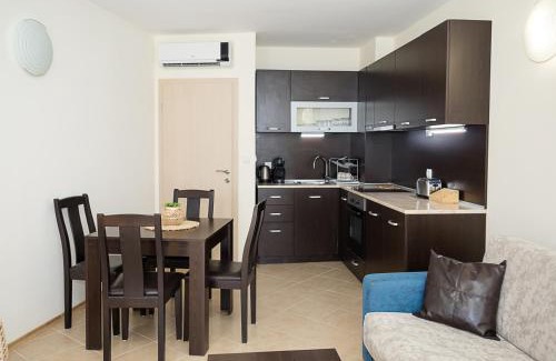 Kavarna Apartment | Seaside Bliss- Elegant 1BD with Stunning View by Flat Mаnager