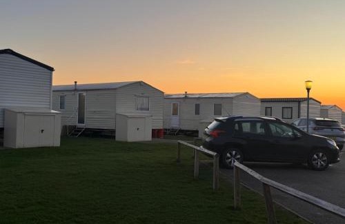 Leysdown-on-Sea House | Seaside Bliss Retreat in heart of isle of sheppy