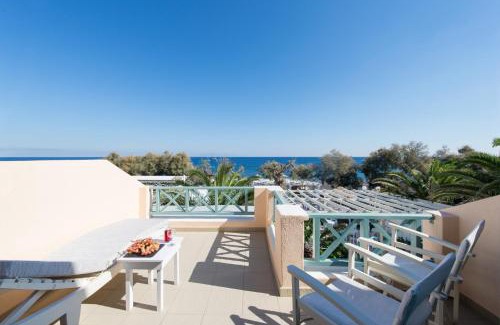 Kamari Hotel | Seaside by Manos