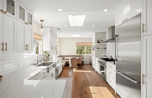 Tree Section House | Seaside Elegance Chic Getaway Near Downtown
