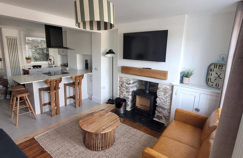 Looe Cottage | Seaside Escape at Looe Cottage