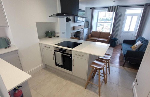 Looe Cottage | Seaside Escape at Looe Cottage