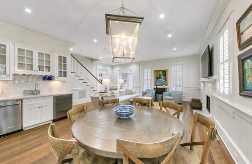 Seaside House | Seaside "Feeling Good Again" |8-10 BR | Sleeps 18-22!| Seaside Ave