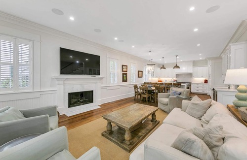Seaside House | Seaside "Feeling Good Again" |8-10 BR | Sleeps 18-22!| Seaside Ave