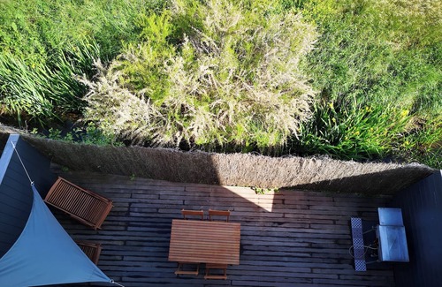 Le Fort Bloque Apartment | Seaside garden apartment 20 metres from the beach