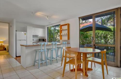 Peregian Beach Apartment | Seaside Gem