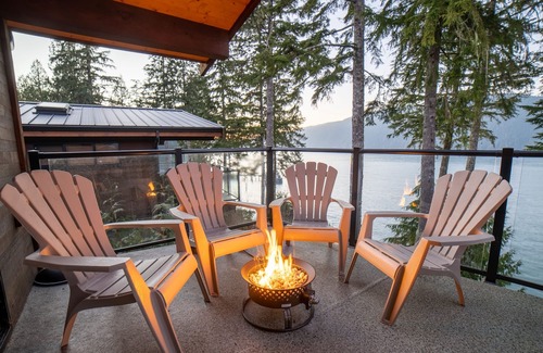 Port Renfrew House | Seaside Haven | Port Renfrew | Private Hot Tub with Ocean View!
