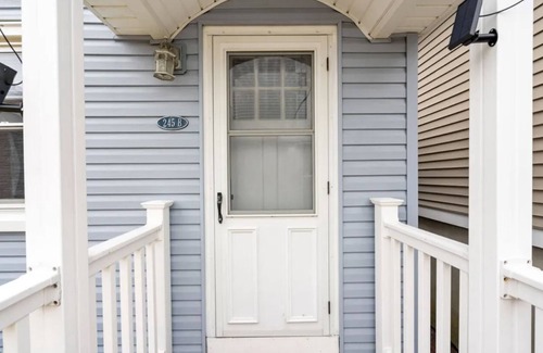 Seaside Heights House | SEASIDE HEIGHTS COTTAGE- BACK UNIT, 2 BEDROOMS, 1 BATH, SLEEPS 4