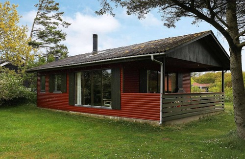 Vinderup House | Seaside Holiday Home with Terrace near Limfjord