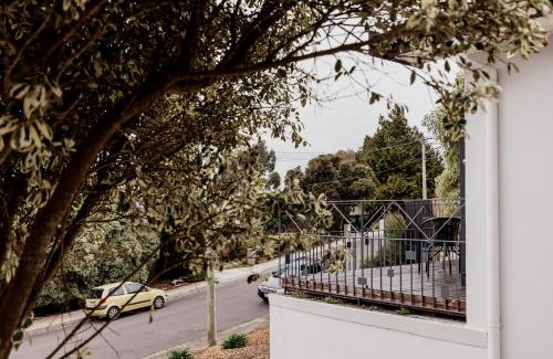 Taroona House | Seaside home with nearby beach access