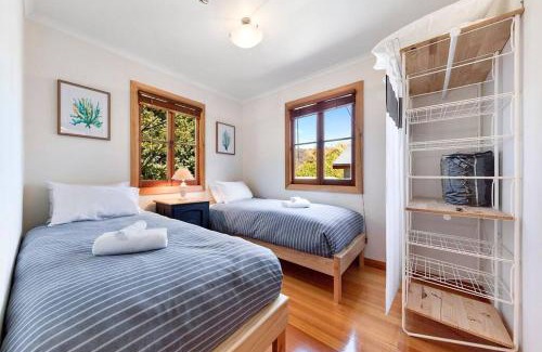 Bicheno House | Seaside House - On Waubs Bay!