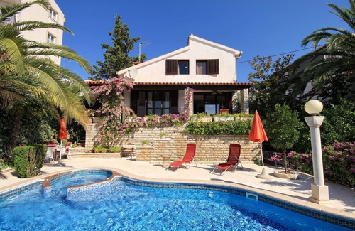 Seget Vranjica House | Seaside house with a swimming pool Seget Vranjica, Trogir (K-4329)