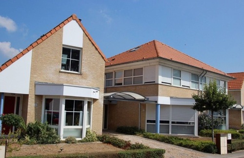 Berck-sur-Mer House | Seaside Living with Parking