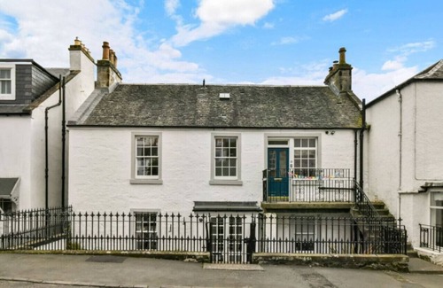 Aberdour House | Seaside Luxury Escape