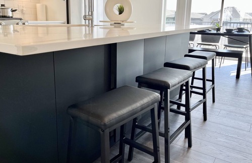 Colwood House | Seaside Modern Brand New Home close to Beach