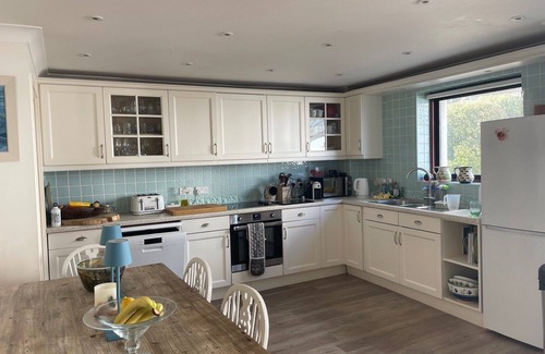 Seaview Apartment | Seaside property & private garden with immediate access to Seagrove Bay