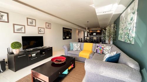 Summerstrand Apartment | Seaside Rainbow Retreat At The Pearls #inverter