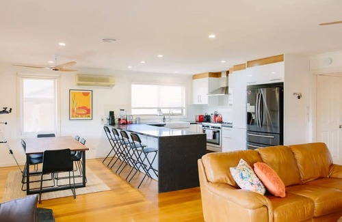 Clifton Springs House | Seaside Serenity Charming House with Ocean Views