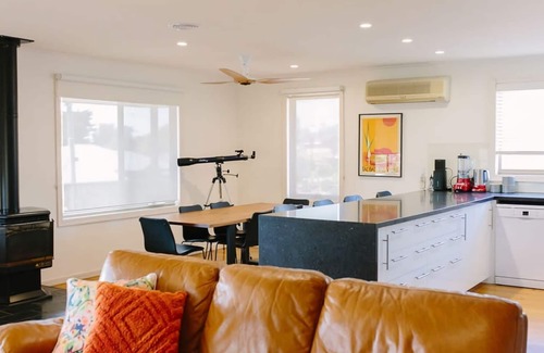 Clifton Springs House | Seaside Serenity Charming House with Ocean Views