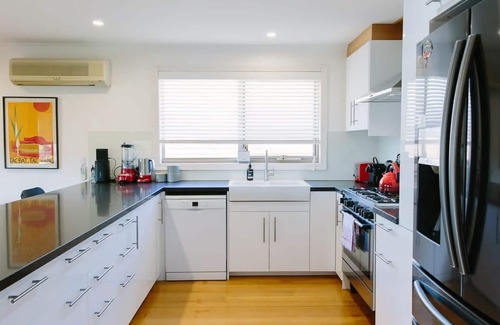 Clifton Springs House | Seaside Serenity Charming House with Ocean Views