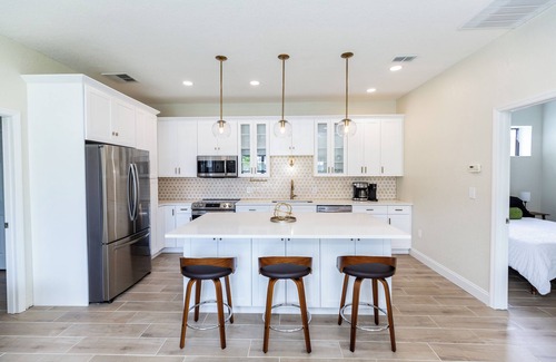Sunset Beach House | "Seaside Serenity: Stunning Beach House Retreat"