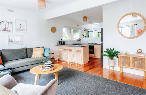 Flinders Cottage | Seaside Serenity, Escape to a beautiful beach house steps away from the ocean, pier and golf course.