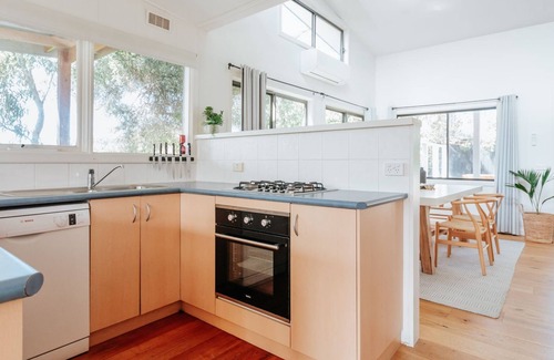Flinders Cottage | Seaside Serenity, Escape to a beautiful beach house steps away from the ocean, pier and golf course.