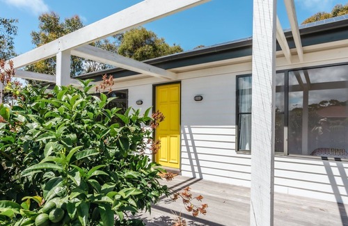 Flinders Cottage | Seaside Serenity, Escape to a beautiful beach house steps away from the ocean, pier and golf course.