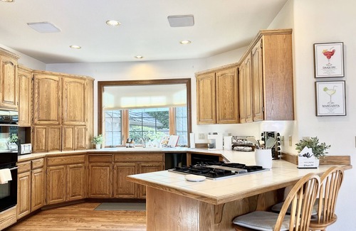 Federal Way House | Seaside Serenity Retreat: A Spacious Home in a Coastal Haven with Breathtaking Water Views