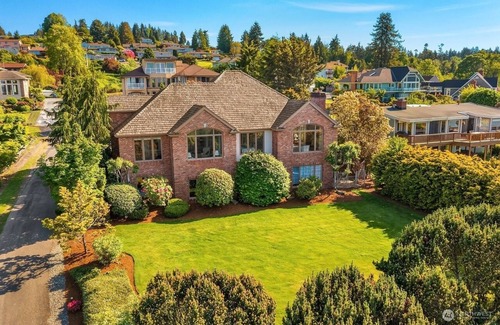 Federal Way House | Seaside Serenity Retreat: A Spacious Home in a Coastal Haven with Breathtaking Water Views