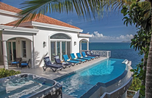 Magens Bay Villa | Seaside Splendor at Villa Como with Jacuzzi & Optional Heated Pool