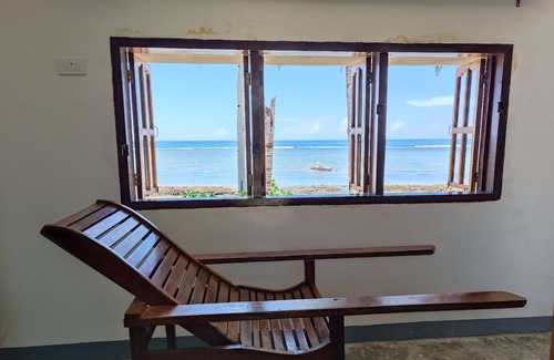 Catangnan Apartment | Seaside view a friendly neighborhood and near in many tourist spot in the island