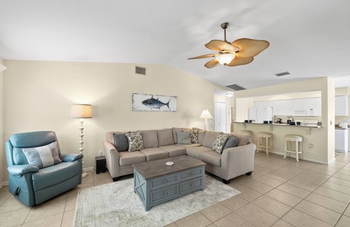 Fort Myers Villa | Seaside Villa Cape Place - quiet,south facing, kayaks and grocery stores nearby.