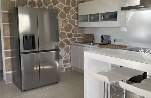Zavala House | Seaside Zavala Comfortable holiday residence