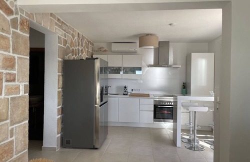 Zavala House | Seaside Zavala Comfortable holiday residence
