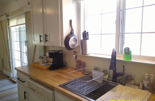 Three Rivers House | Seasonal Creek Rustic Suite: