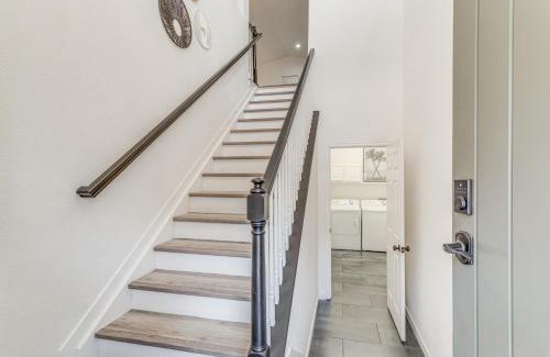 Aurora Apartment | Seasonal Pool, Balcony Quiet and Cozy Aurora Condo!