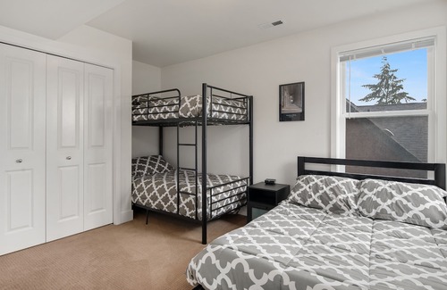 Mann Hotel | Seattle Vacation Home: the Depot