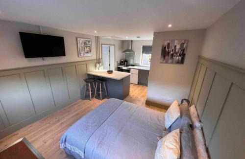 Brighton Apartment | Seaview 1 bed open condo - free parking